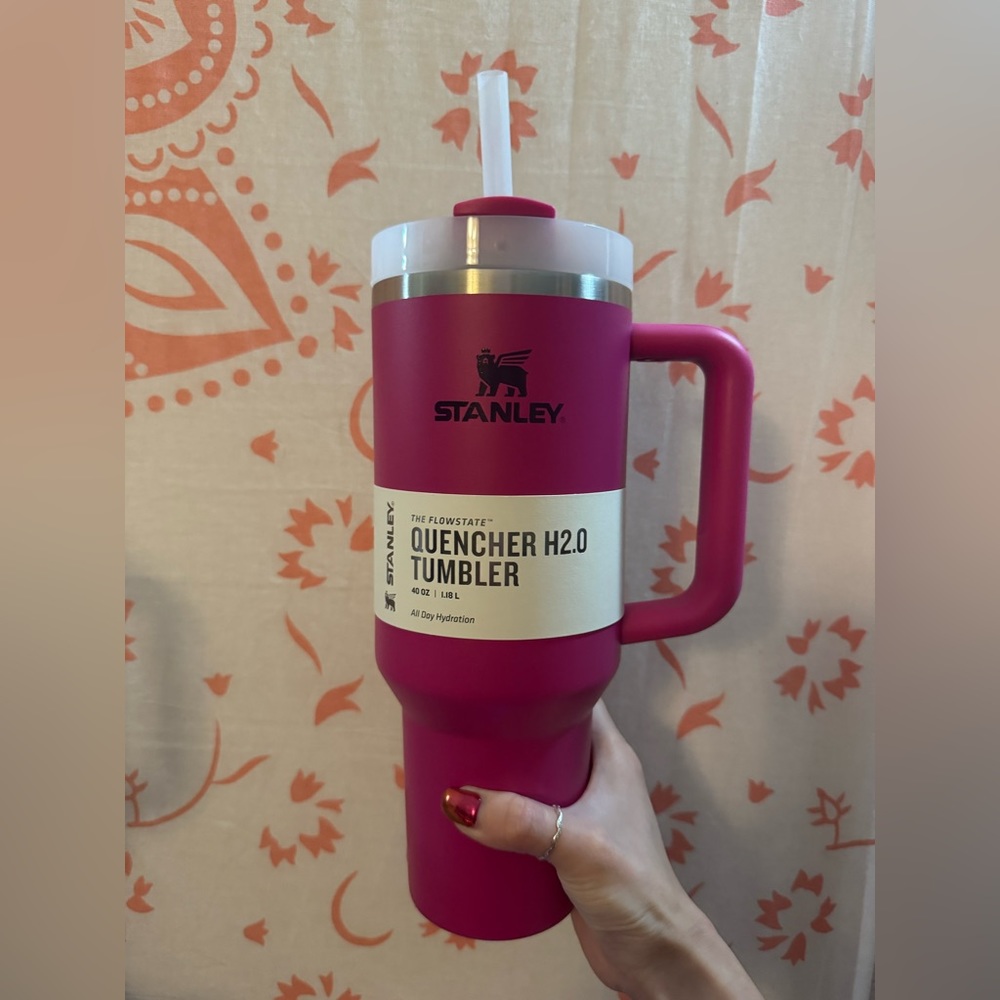 BRAND NEW WITH TAGS! STANLEY 40 oz tumbler/cup - fuchsia